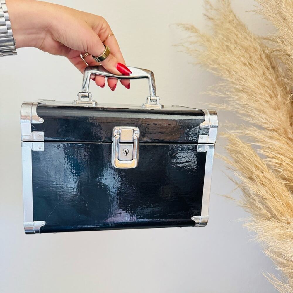 VINTAGE Y2K 90s Shiny Black Silver Metallic Makeup Jewelry Storage Travel Case